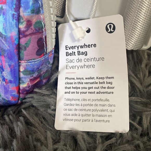 NWT! Lululemon Everywhere Belt Bag 1L Colorful Abstract - Picture 3 of 7